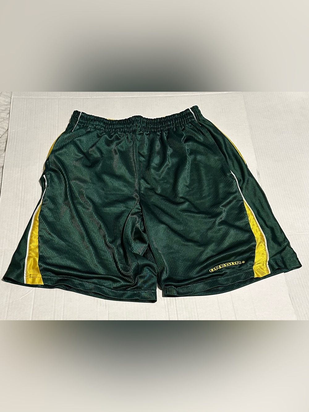 Vintage Oregon Ducks Mesh Basketball Shorts Men's XL Green Yellow NCAA Y2K Gym